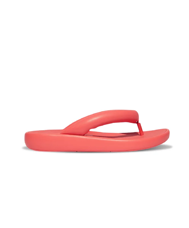 FitFlop iQushion D-Luxe Padded Leather Flip Flops Rosy Coral