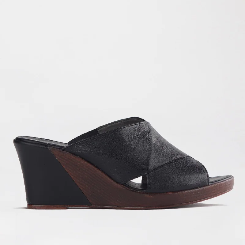 Slip-on Wedge in Black - 12287